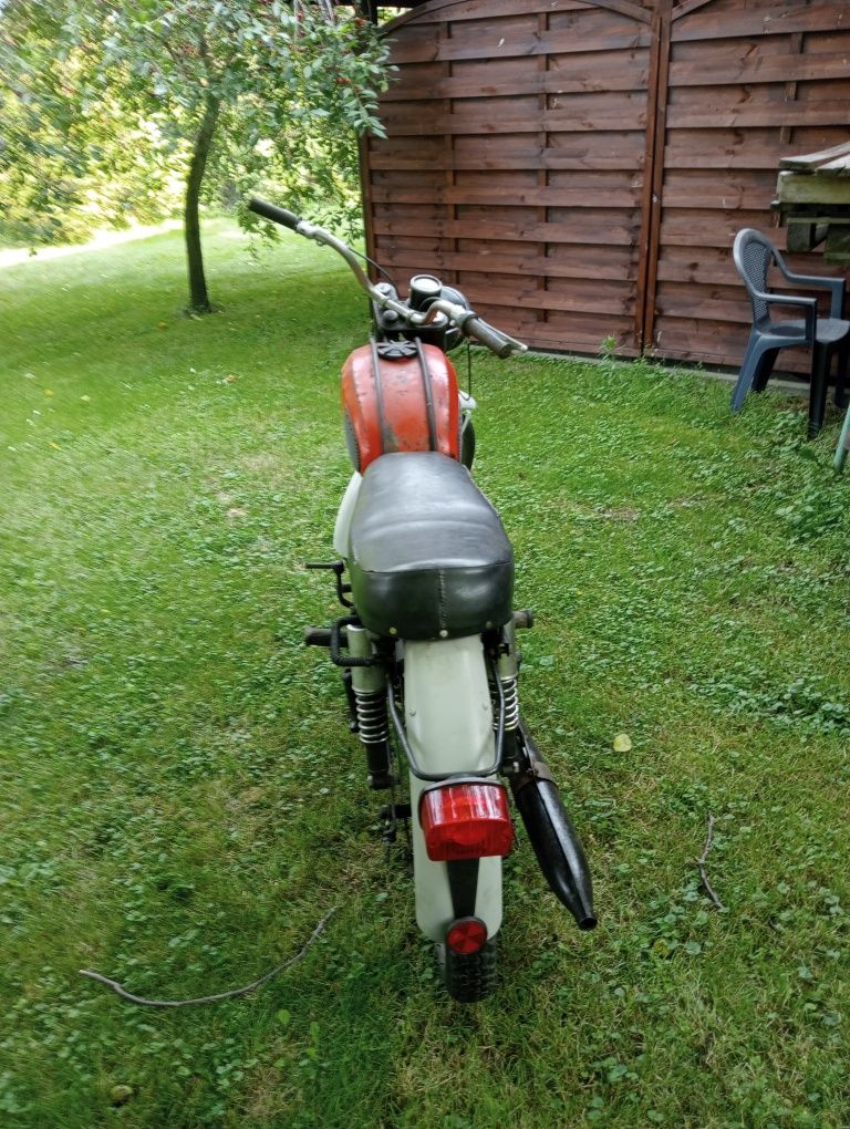 Stary motocykl WSK 125