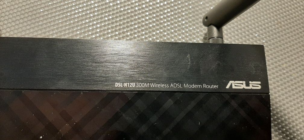 Router Asus DSL-N12U
