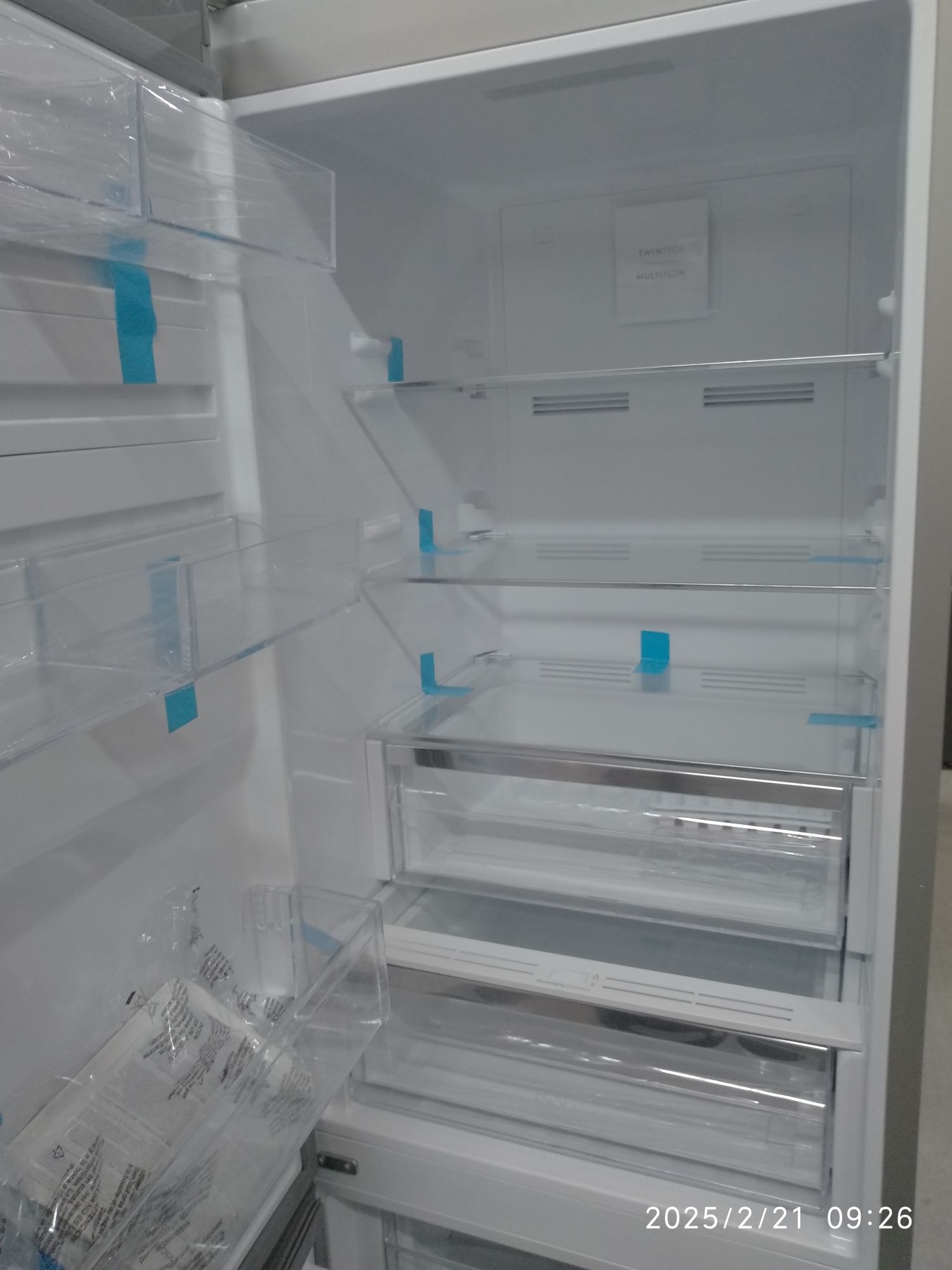 OUTLET Janki ul Wspólna 6 Lodówka ELECTROLUX LNC7ME32X3
