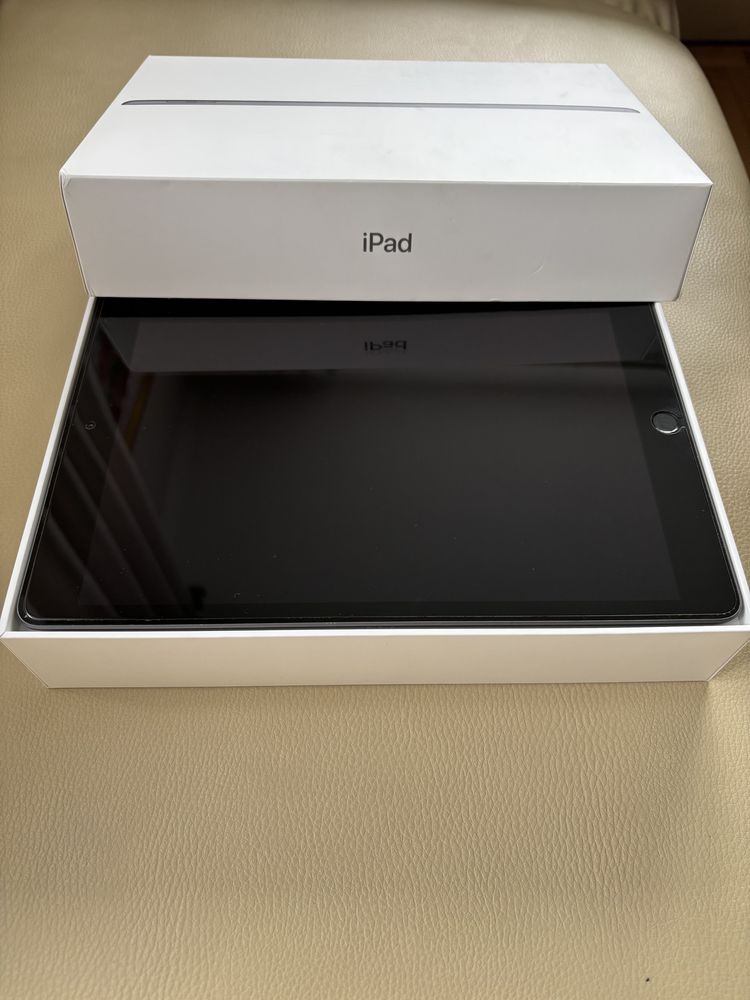 iPad 8 generacji 32 GB space grey. Stan idealny