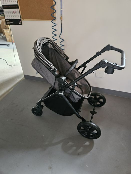 Wózek dziecięcy z funkcją spacerówki