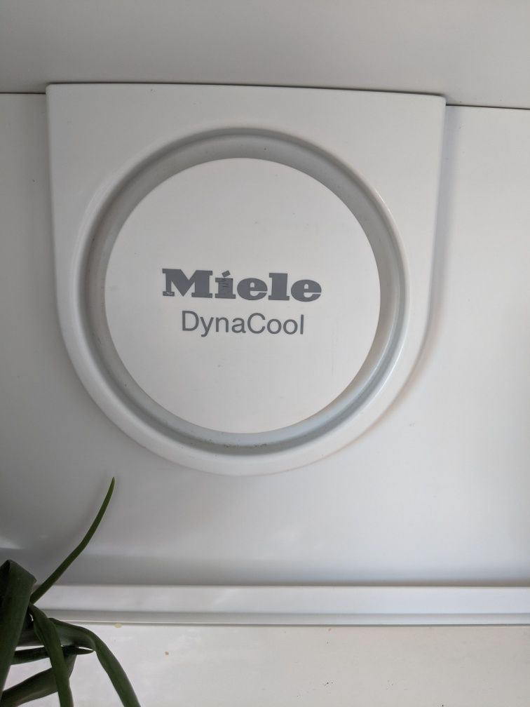 Холодильник Miele