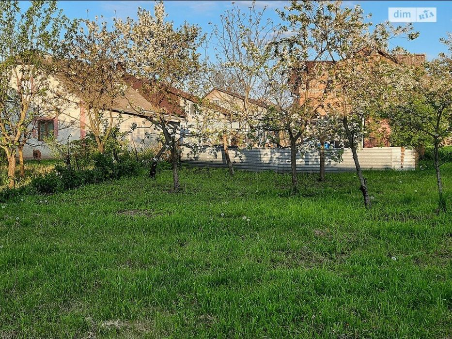 Продам  1/2 дома в западной части Украины