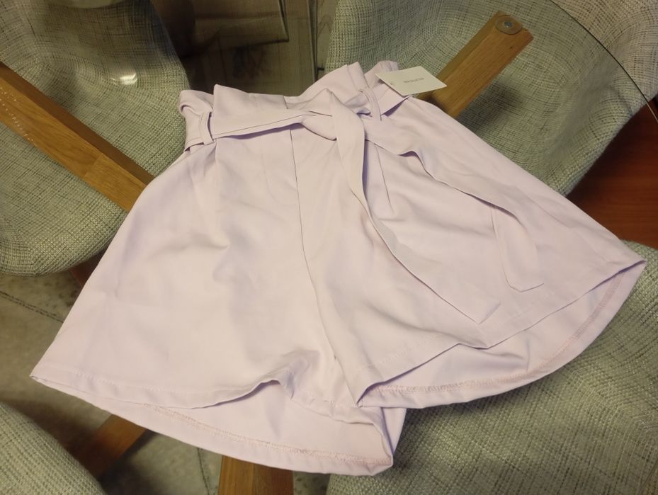 Calça Pantalona e calções de mulher novos