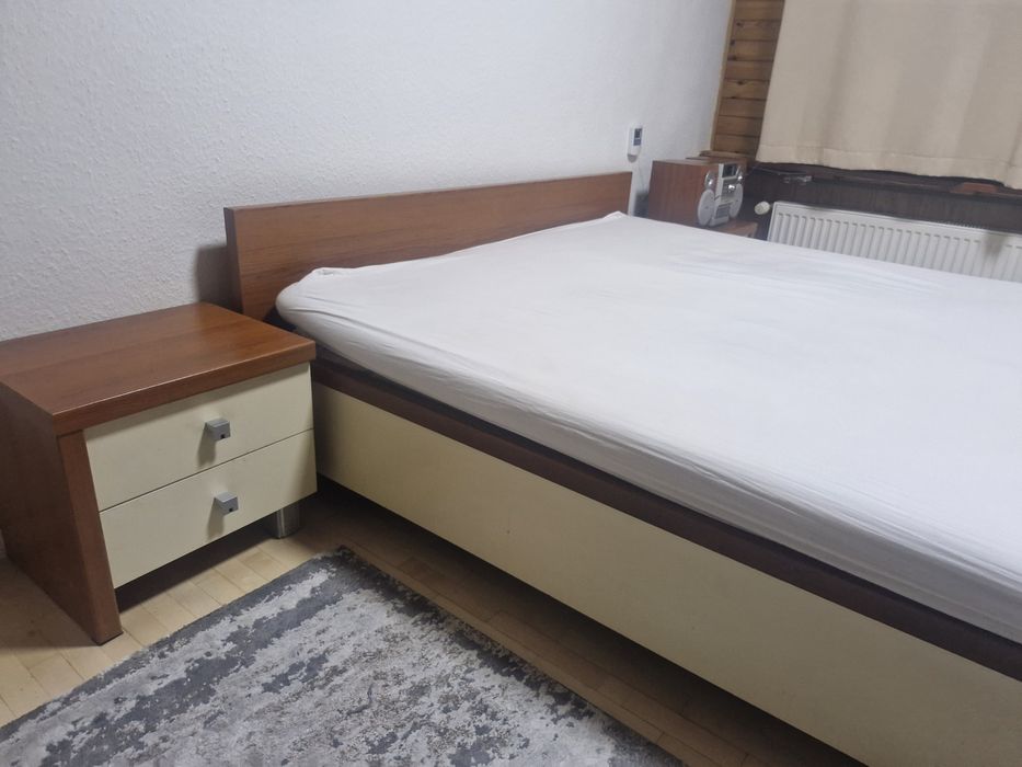 Łóżko  podwójne   z materacem