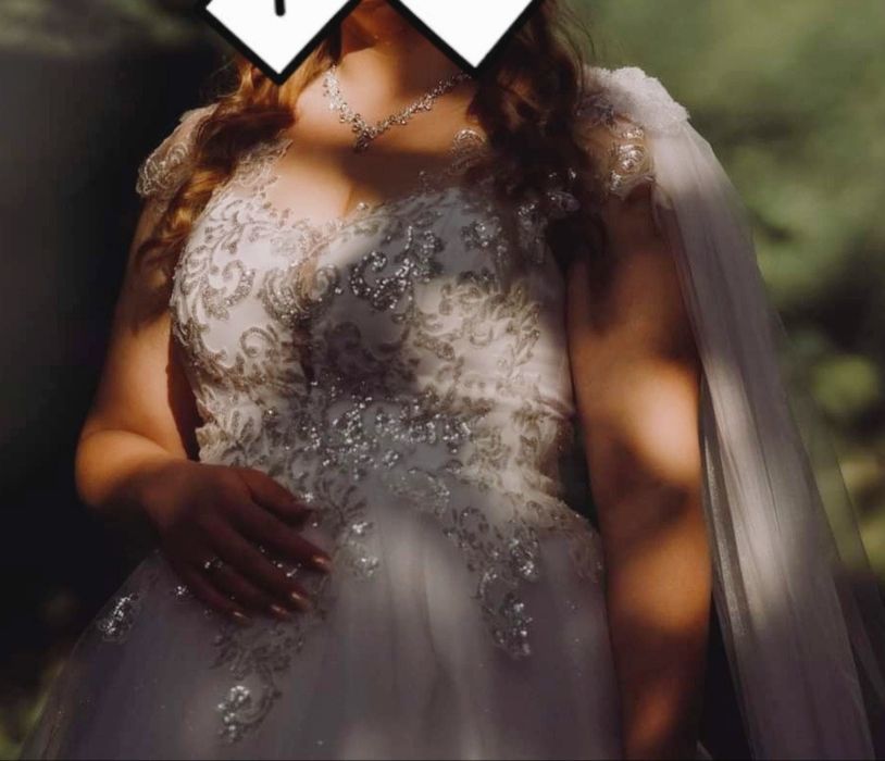 Suknia ślubna z dopinanym trenem 36/38/40/42