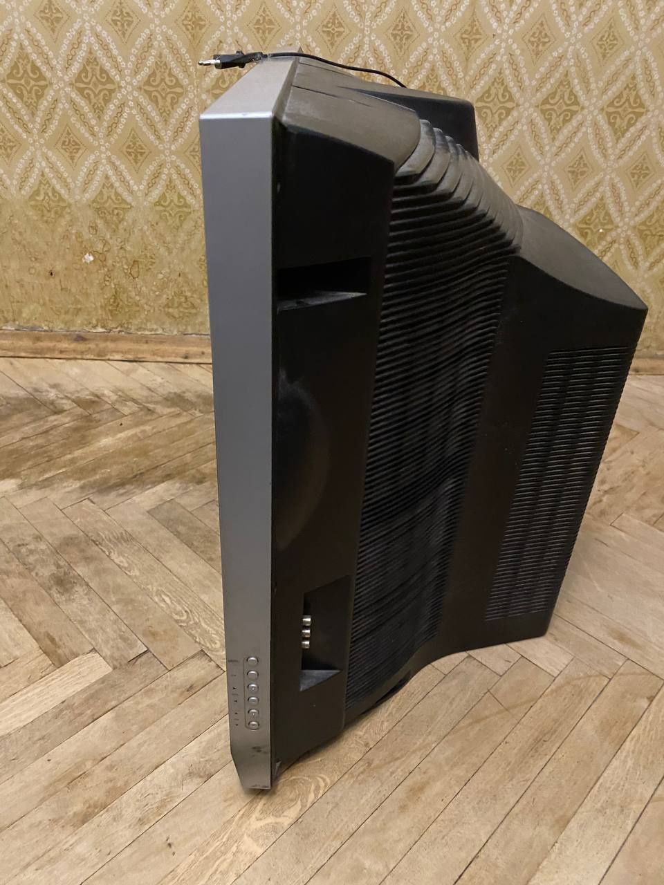 Телевізор LG 28 см