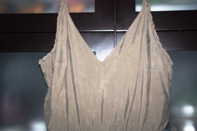 Macacão verde caqui da Zara tamanho L