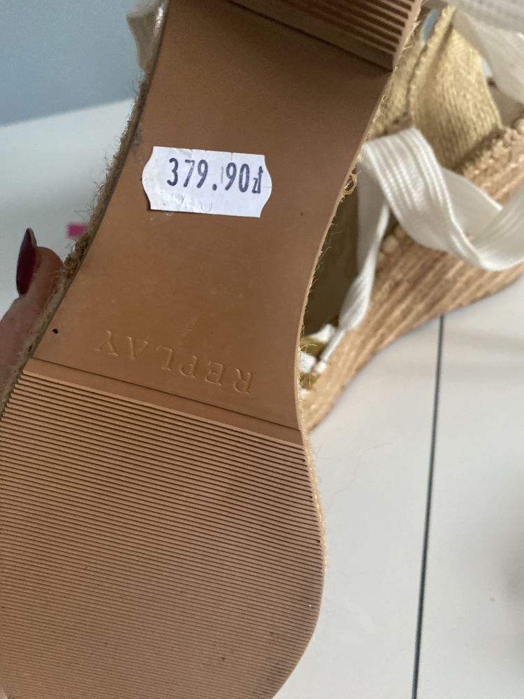 Espadryle na koturni Replay
