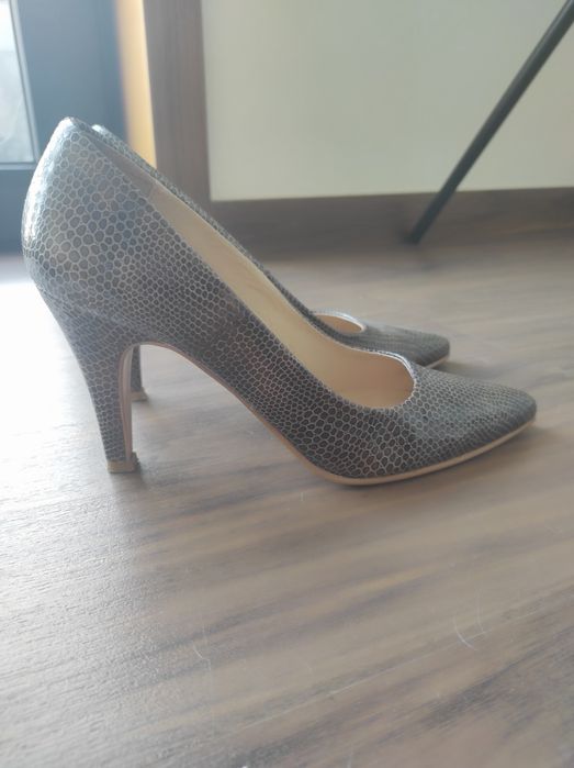 Sapatos de senhora - fabricados em Portugal