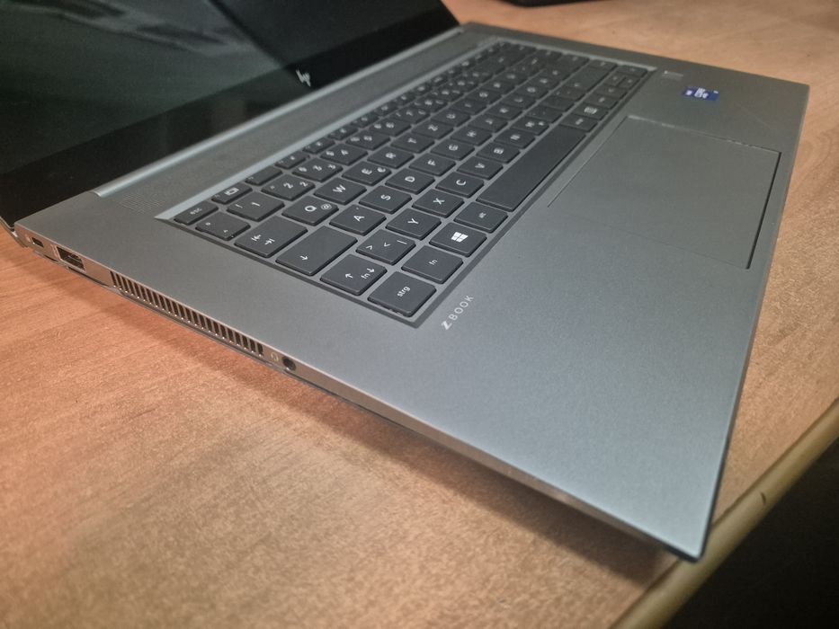 Laptop HP ZBOOK STUDIO G8 15,6" OLED 4K RTX 3070 I7 11850H 32GB Ram