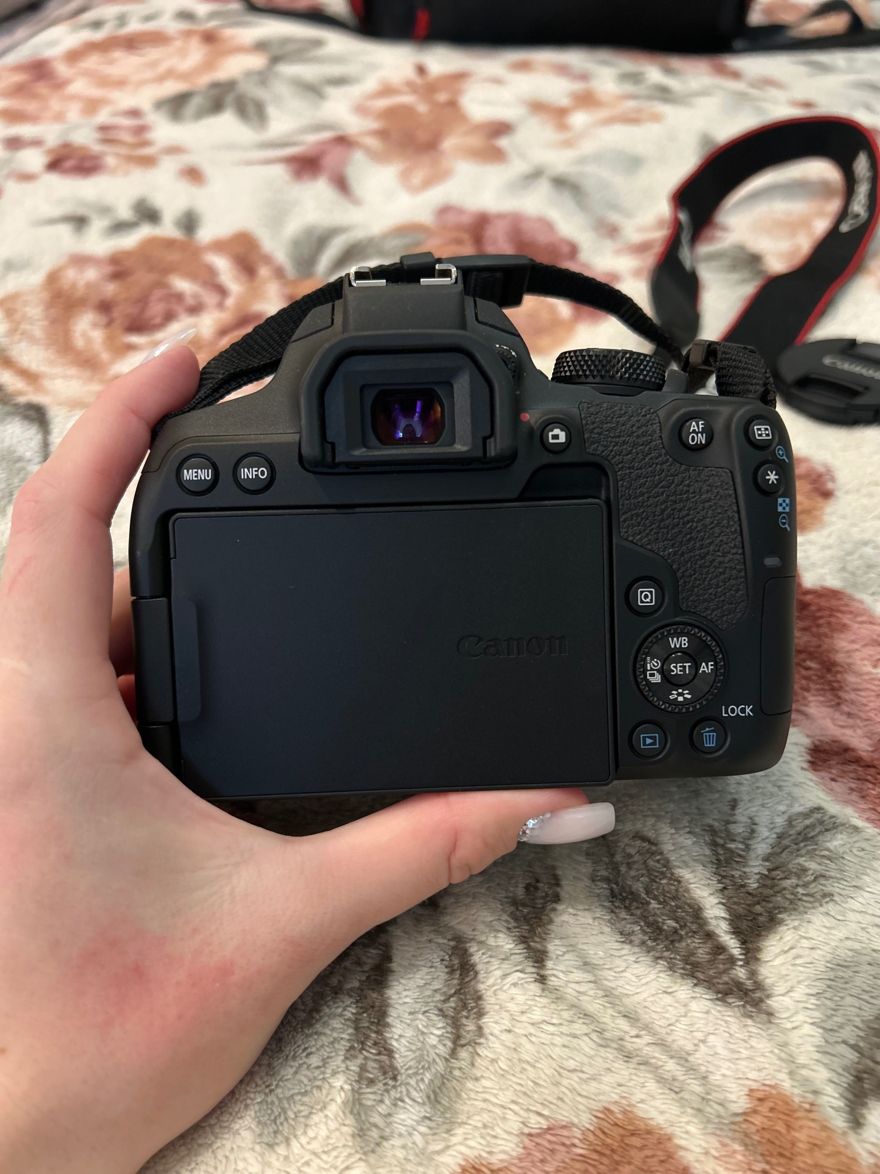 Canon 850d, идеальное состояние.