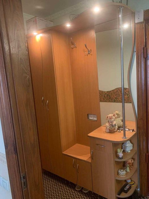 Шафа для коридору