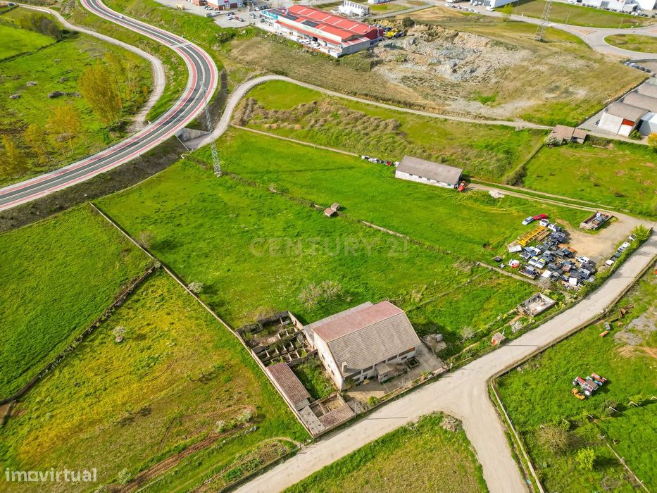 Moradia T5 para venda em Bragança