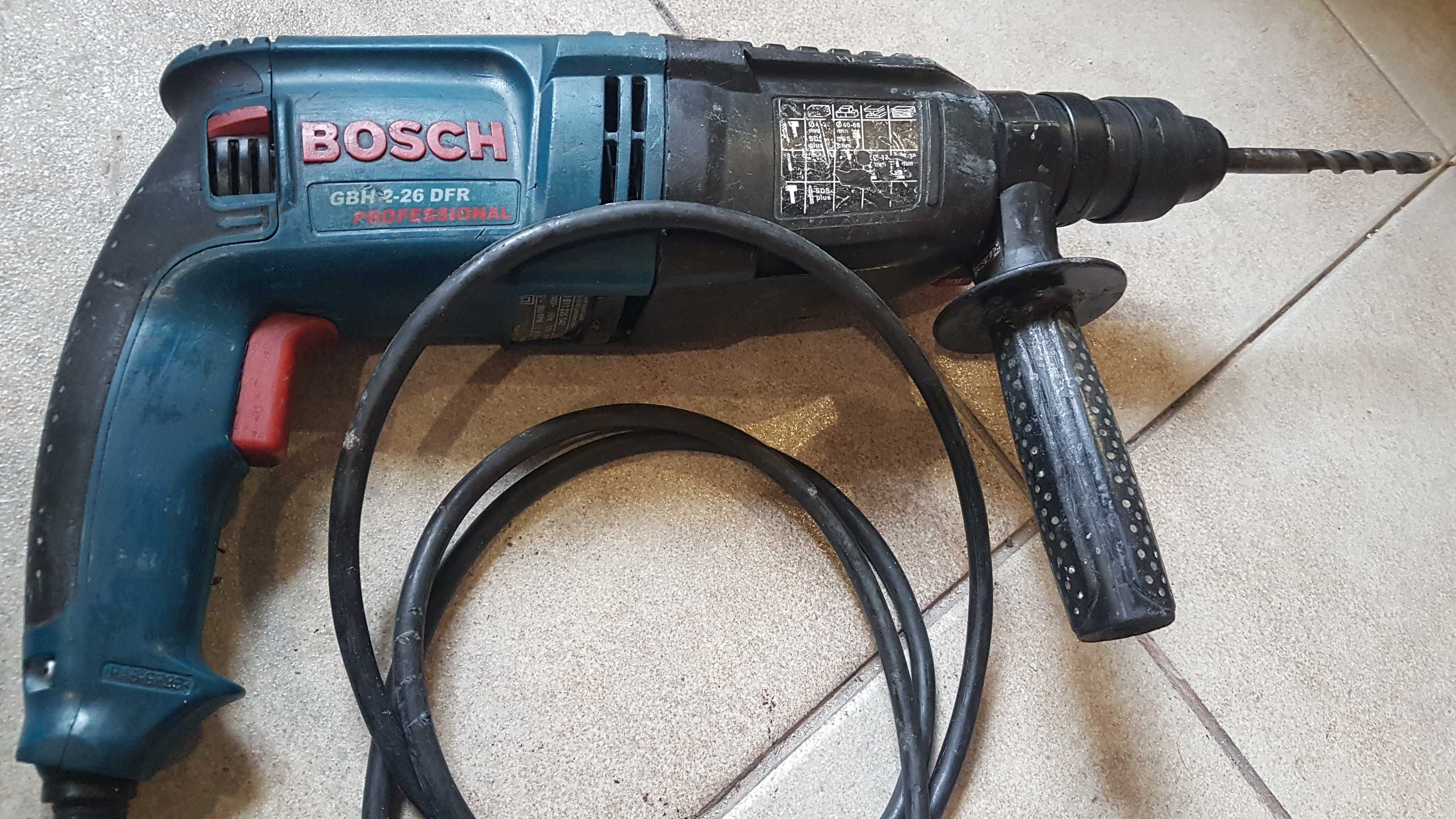 Перфоратор Bosch 2-26 DFR