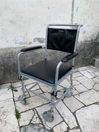 Cadeira Ortopédica com Rodas - Sanitária - García 1880