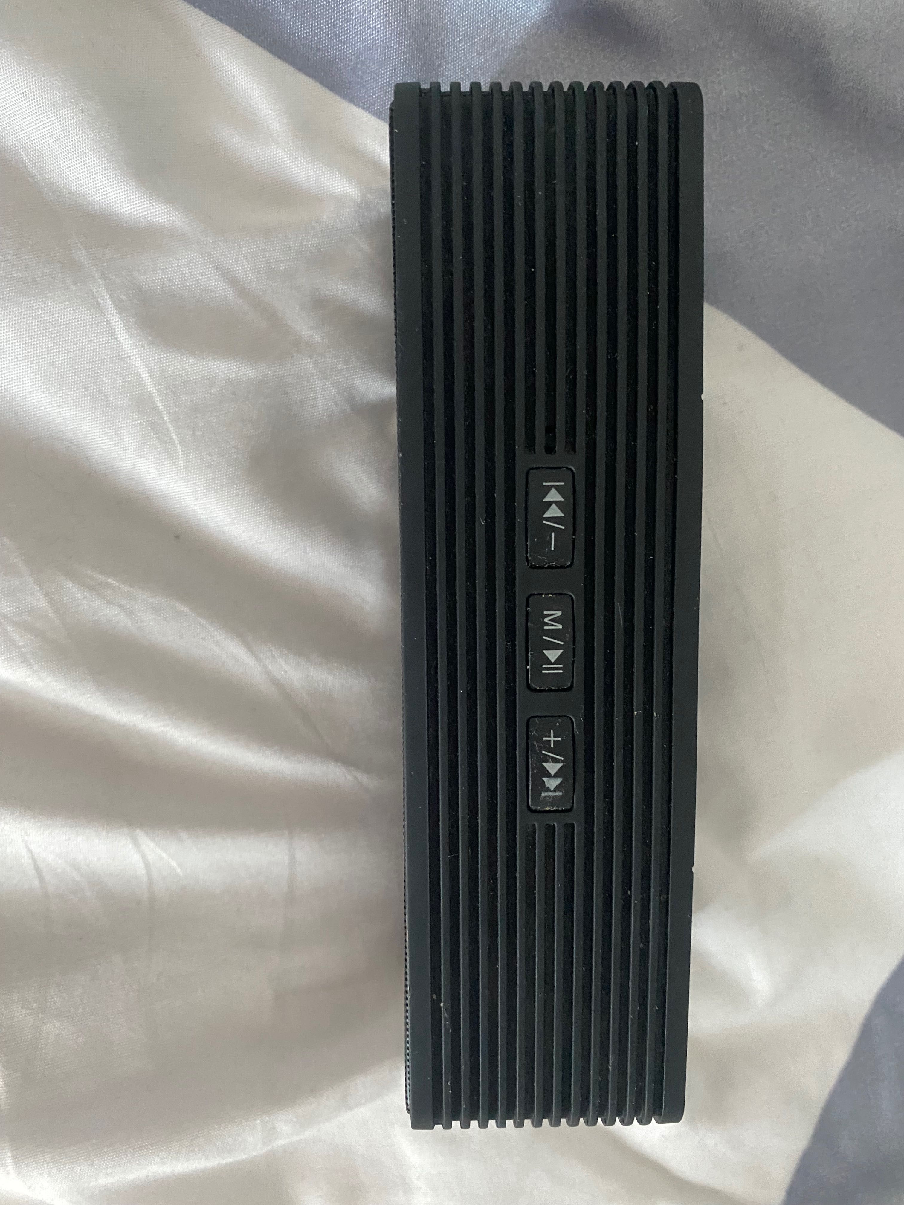 Głośnik z funkcją radia i bluetooth