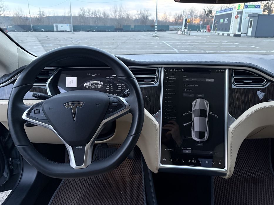 Продам Tesla model S