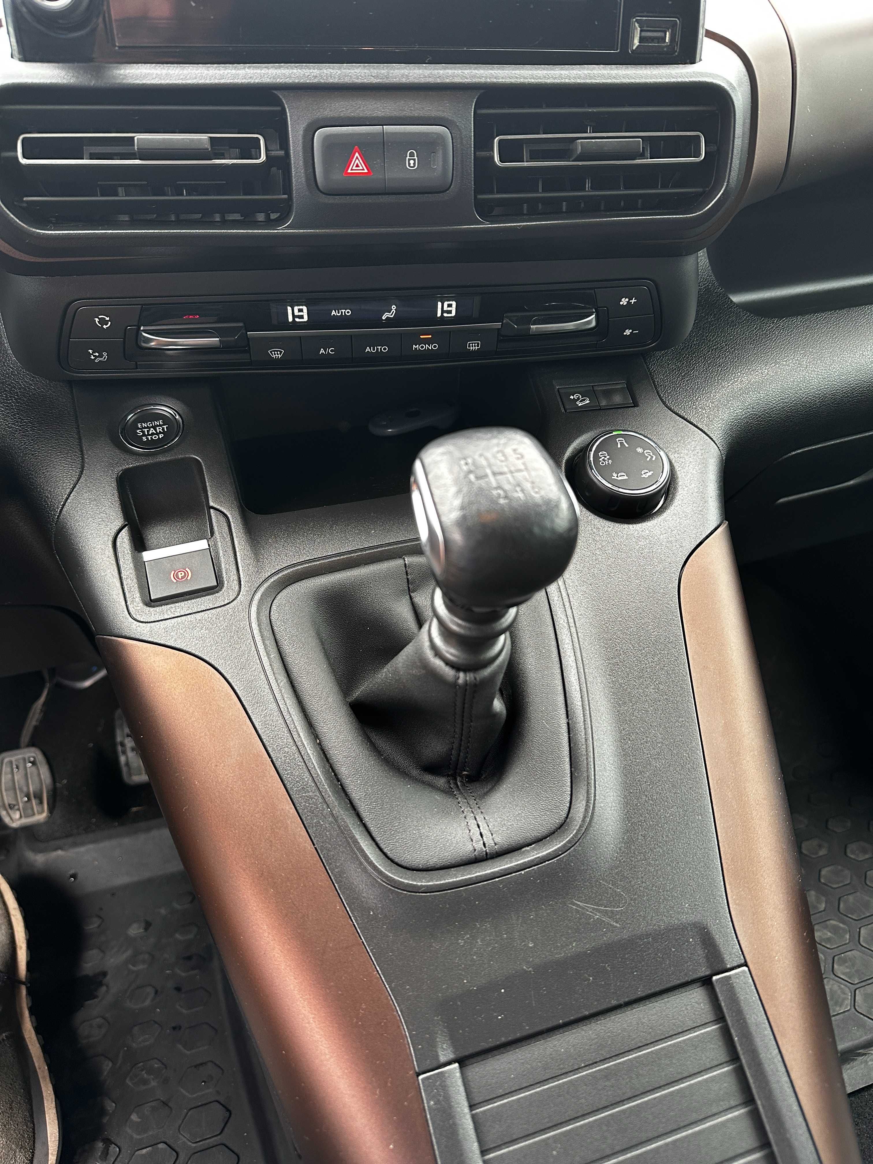 Peugeot Rifter 7os. 130km long GT PL salon