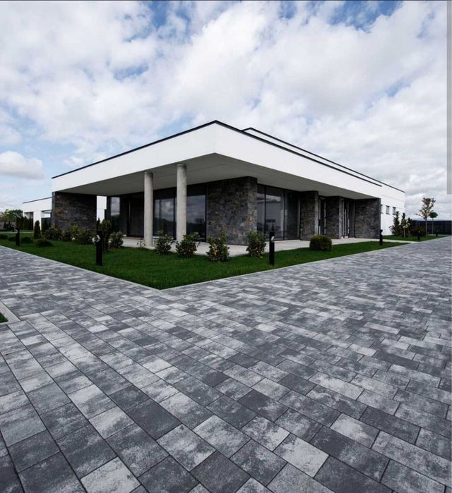 Вкладання бруківки та Та встановлюємо Поребрик