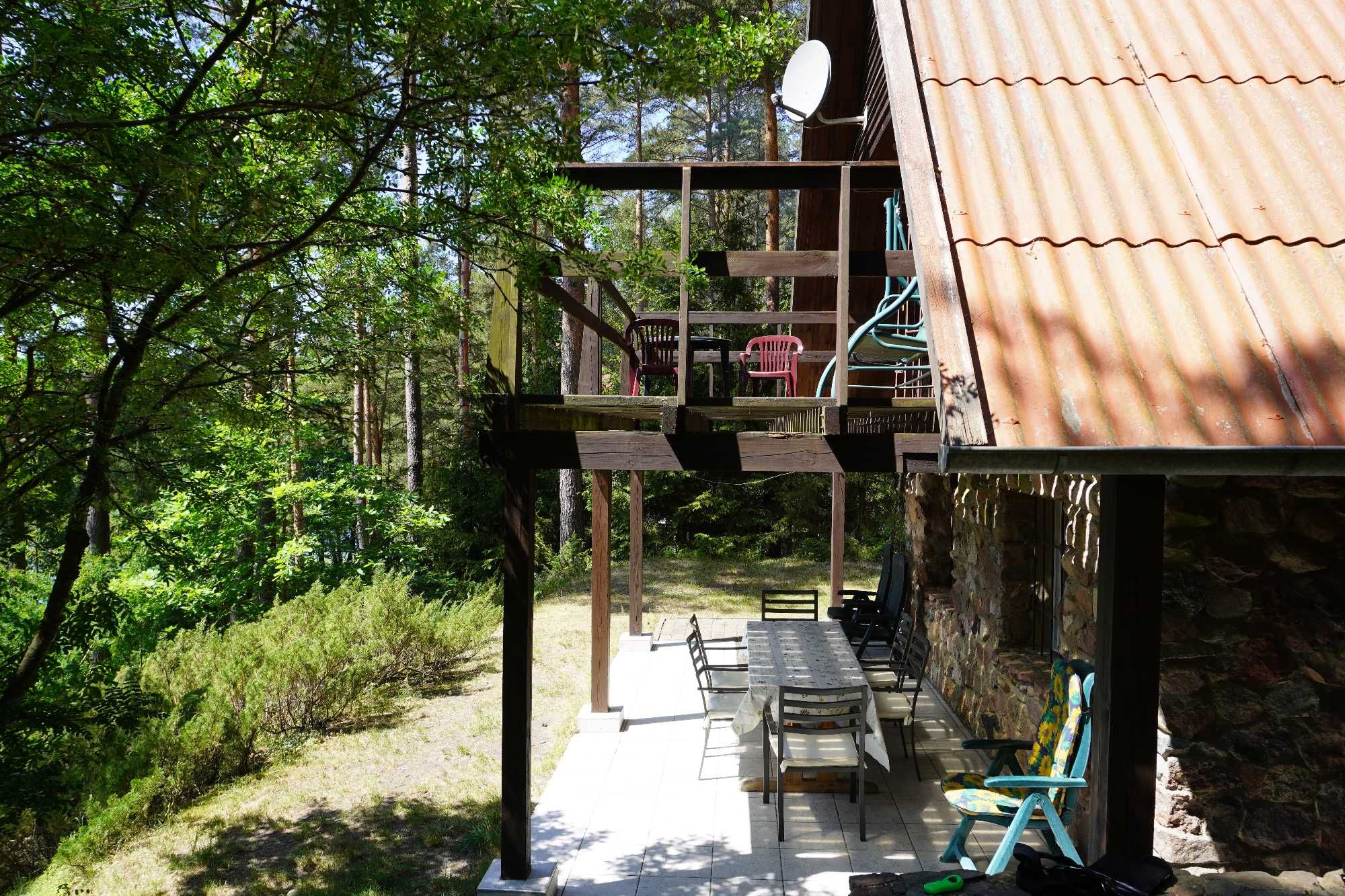 Domek nad jeziorem Mazury: pomost, własna linia brzegowa, łódka, garaż