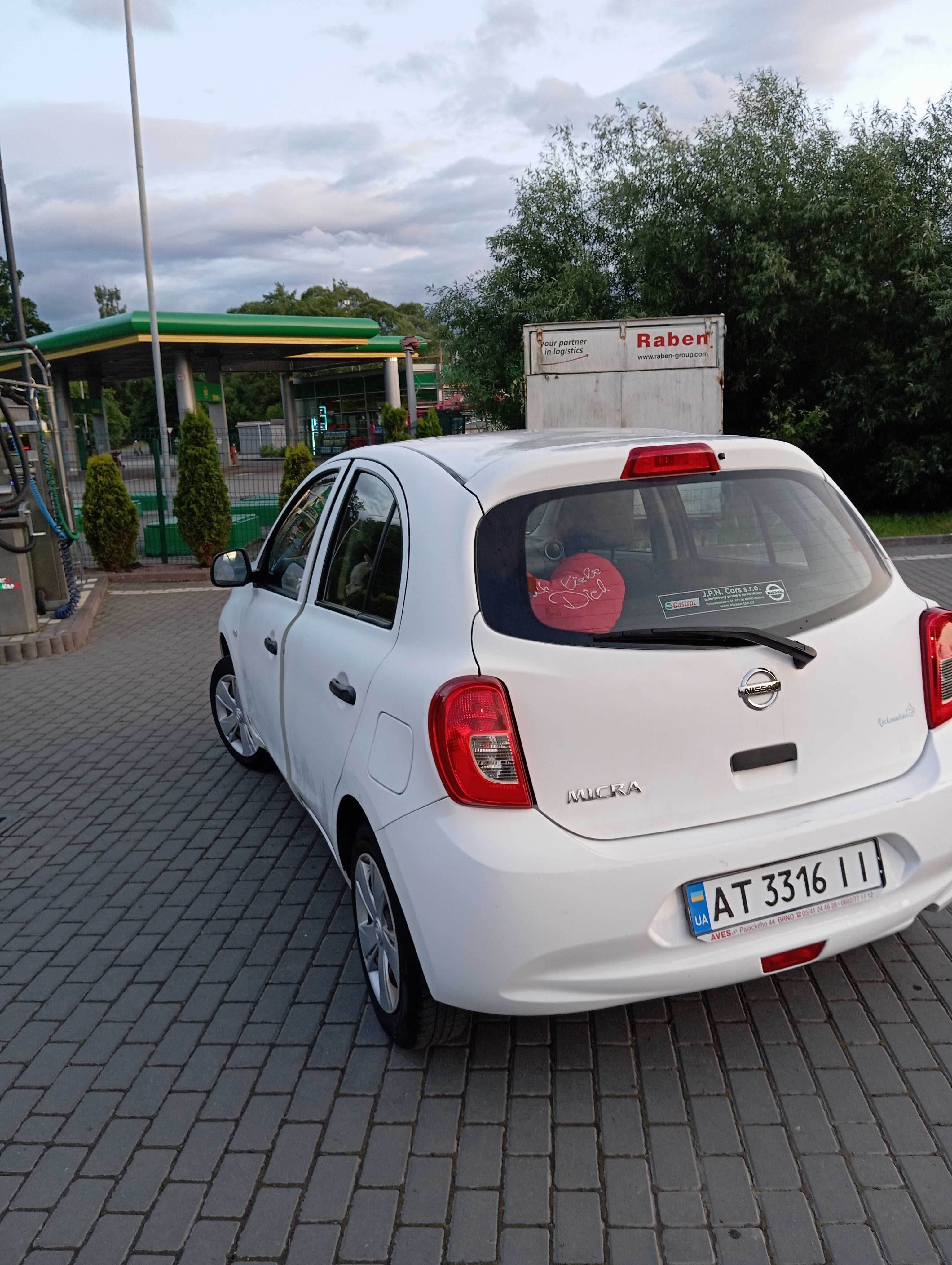 Свіжо-пригнаний автомобіль Nissan Micra
