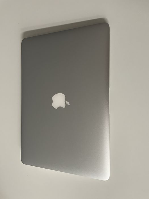 MacBook Air 13 2015 Intel Core i5 8GB RAM 128GB SSD Silver