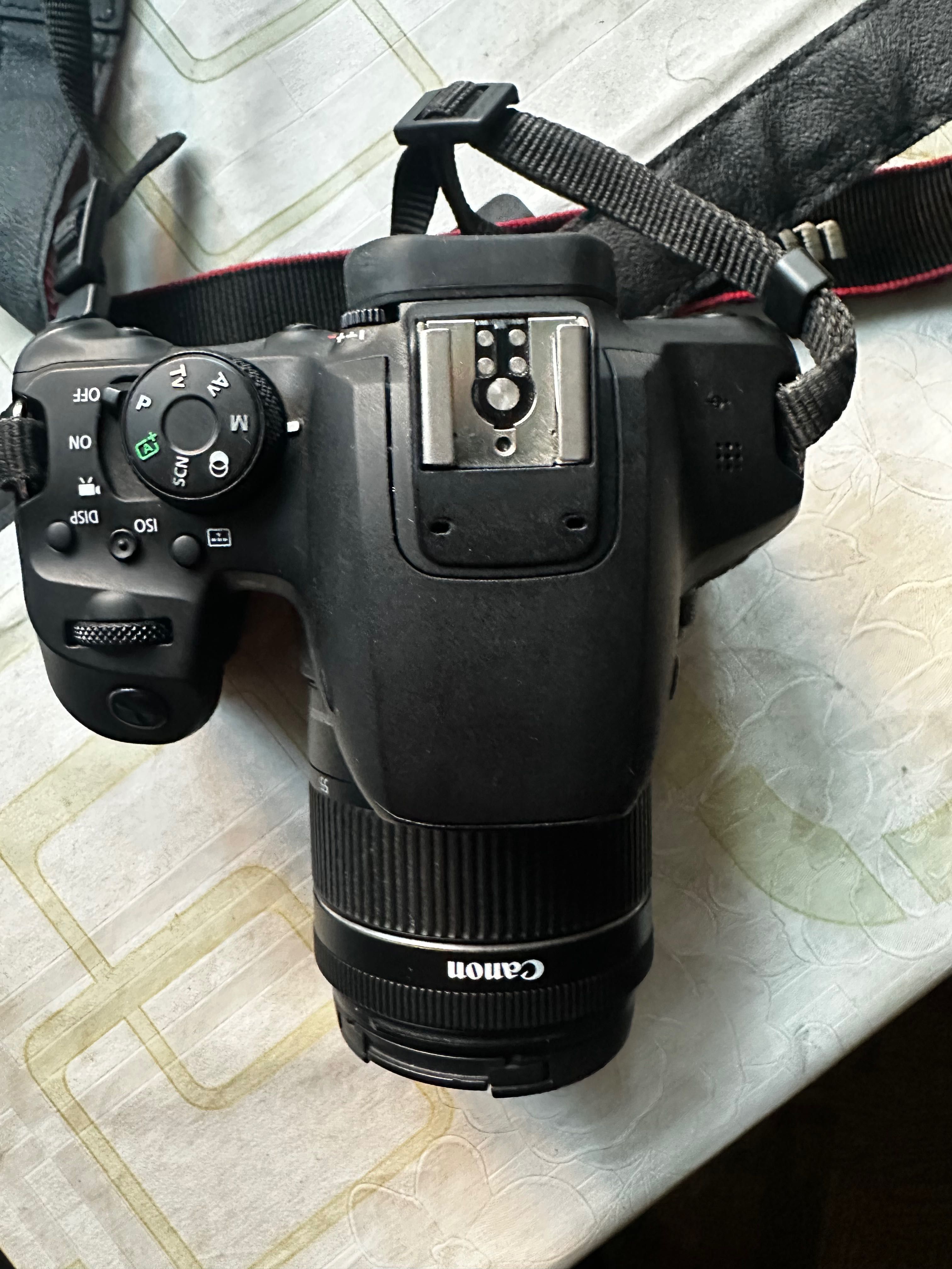 Камера Canon 850D