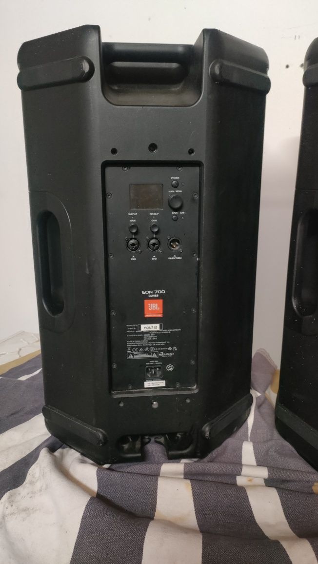 Colunas JBL 715 (Par) amplificadas