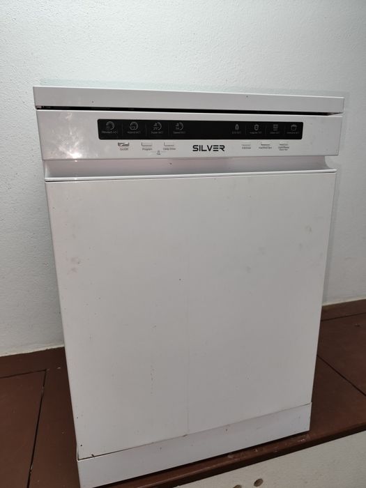 Máquina Lavar Loiça SILVER não liga