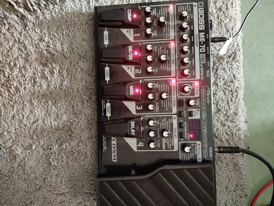 Pedaleira Guitarra Multi efeitos Boss ME 70