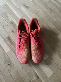 Buty korki do piłki nożnej