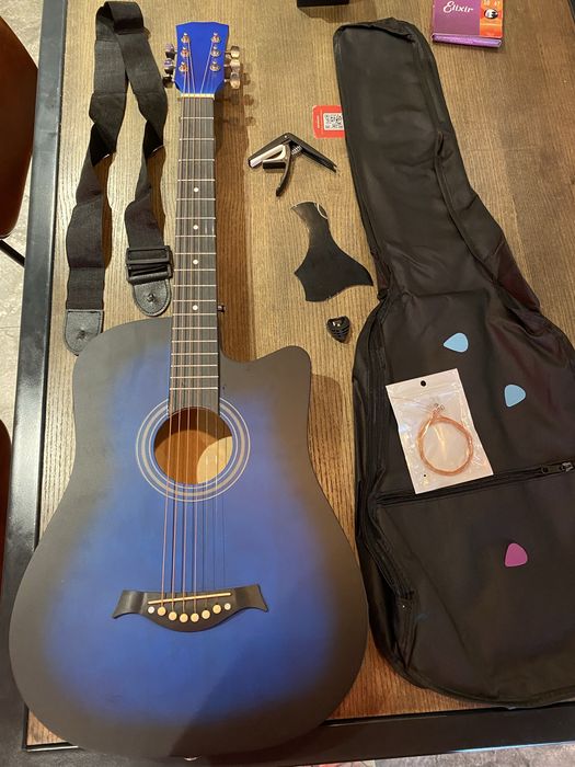 Гітара акустична нова з набором