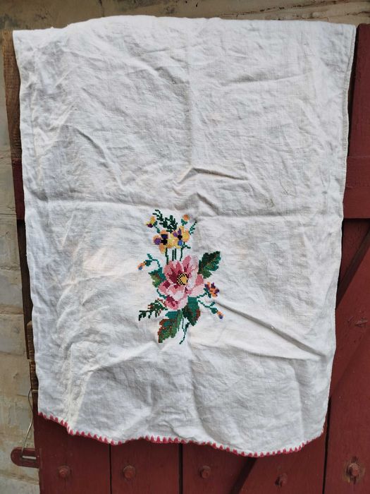 Шарф Евро 2012 г., салфетка вышитая