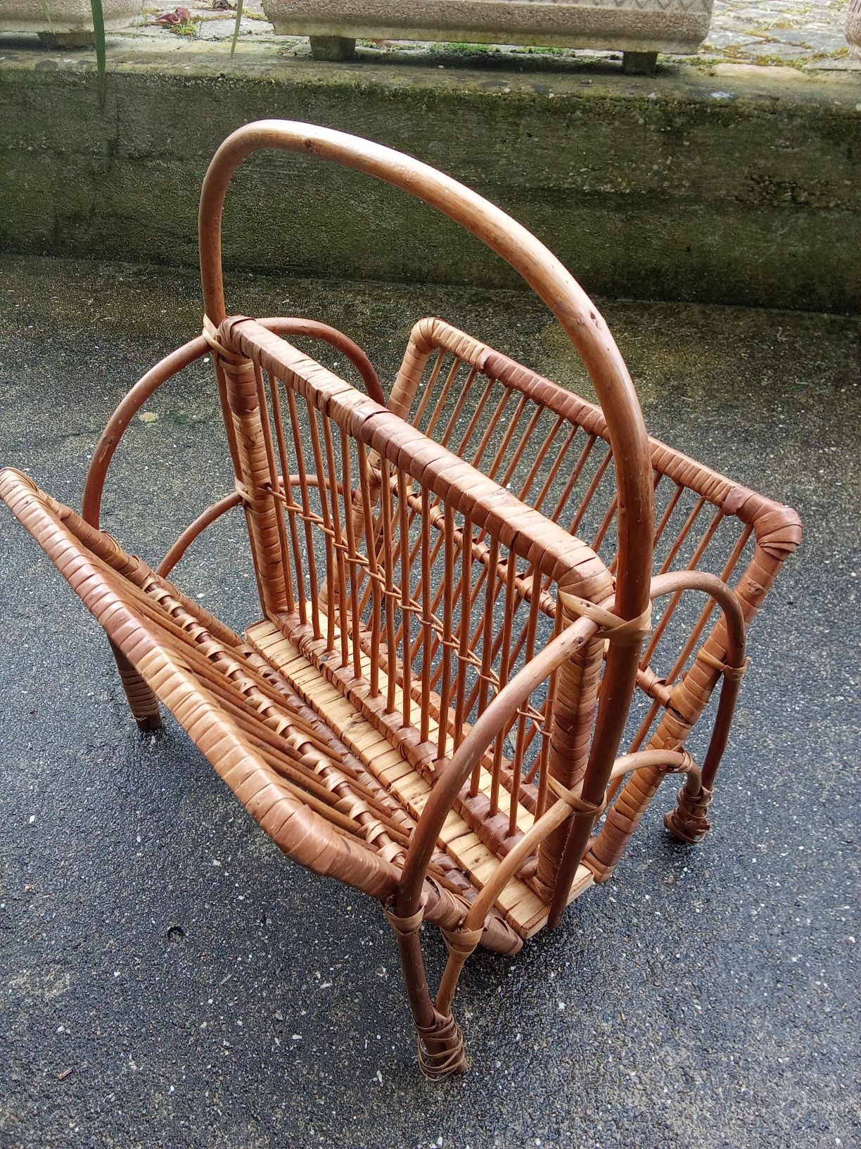 Cesta vintage de madeira / palha