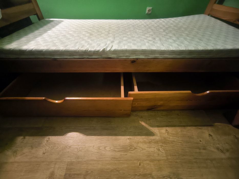 Łóżko drewniane z szufladami + materac
