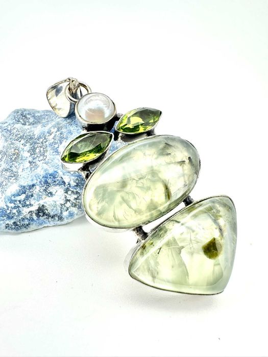 zawieszka, wisior kamień naturalny
Prehnit, peridot, perła. Próba 925