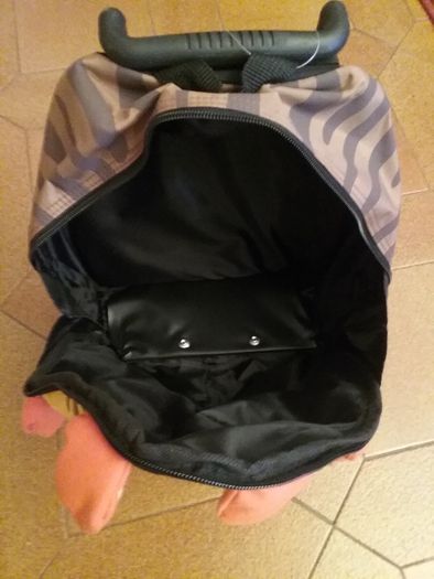 Mochila / Trolley para criança novo nunca usado