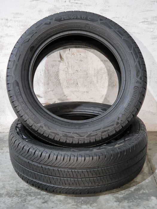 2 Pneus CONTINENTAL 215/60R17C Semi Novos