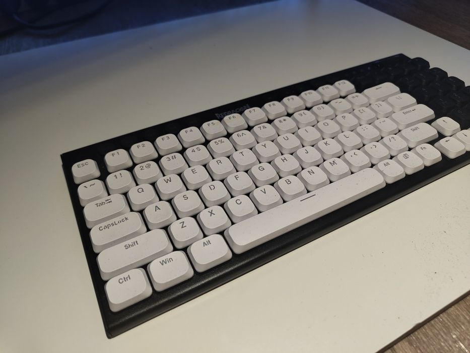Redragon K553 Sion – mechaniczna klawiatura RGB, low profile