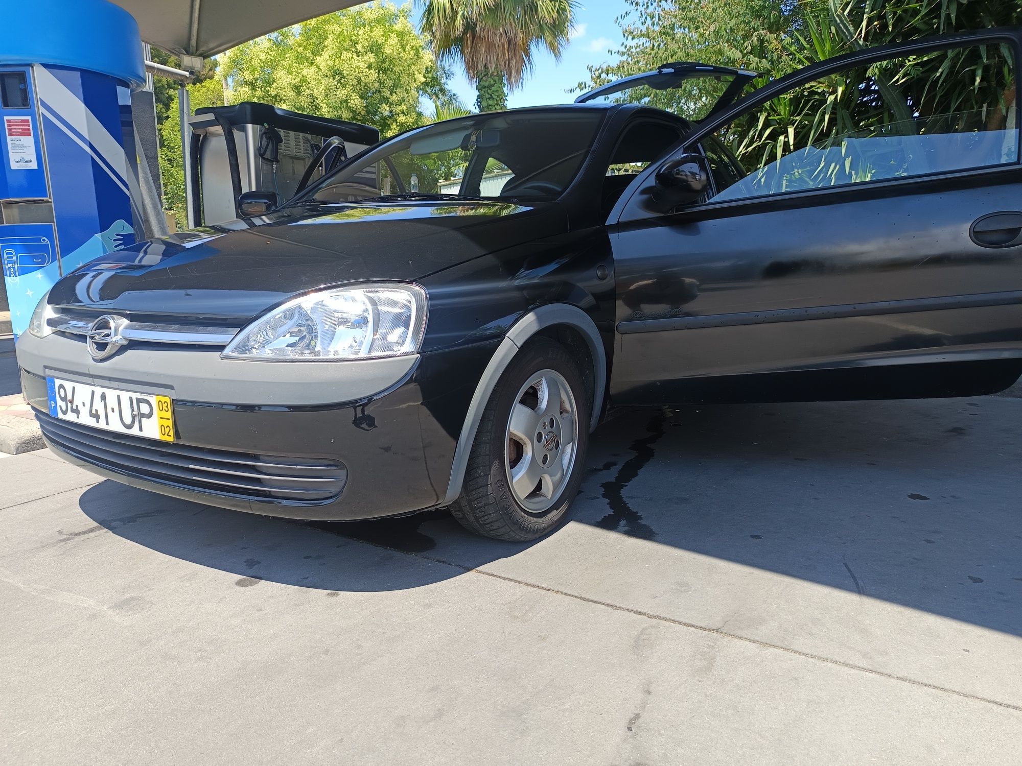 Troco por carro maior do mesmo ano pelo menos 2003