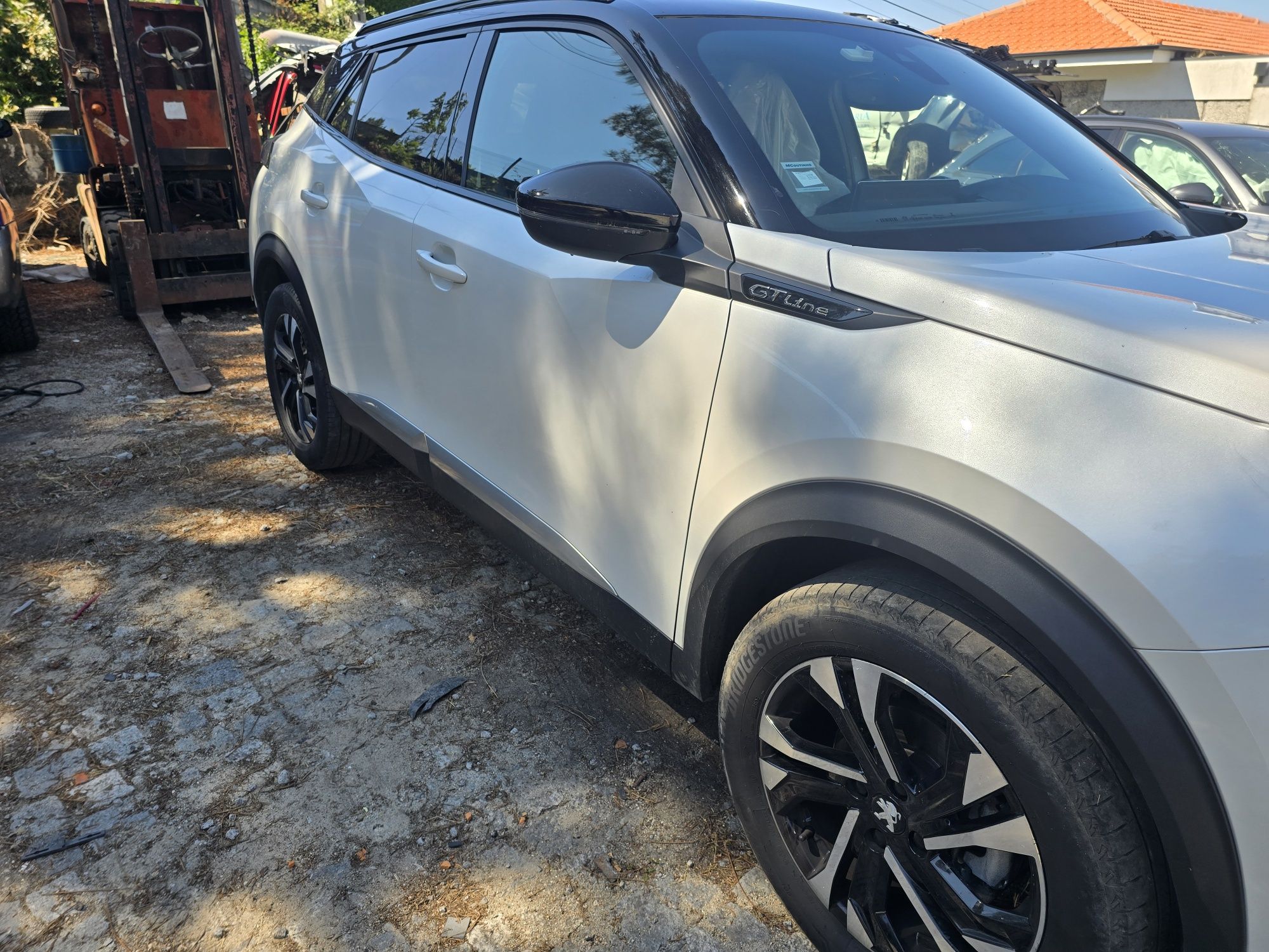 Peugeot 2008 gt line 1.2.130cv
