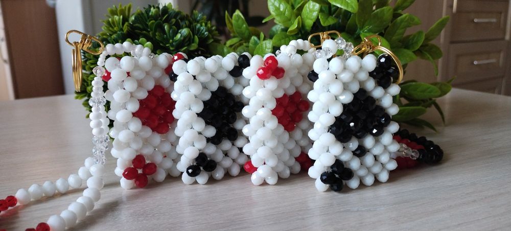 Набір брелків ручної роботи з чотирьох карт