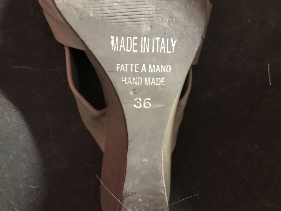 Продам кожаные босоножки на танкетке. 36 размер, Италия