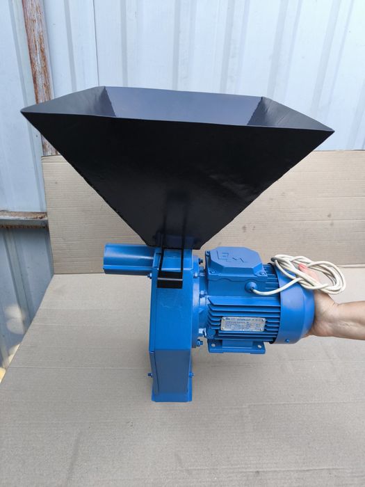 Крупорушка электрическая на 220В