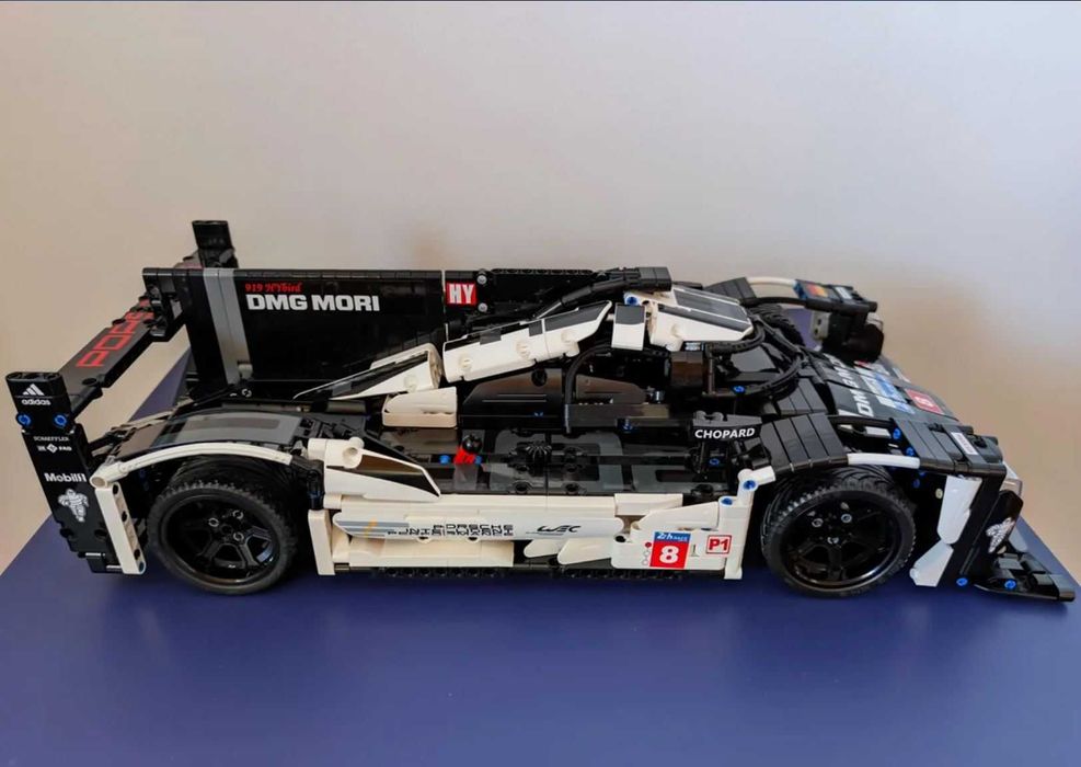 Cada C61016 Porsche 919 hybrid naklejki z oryginalnymi emblematami