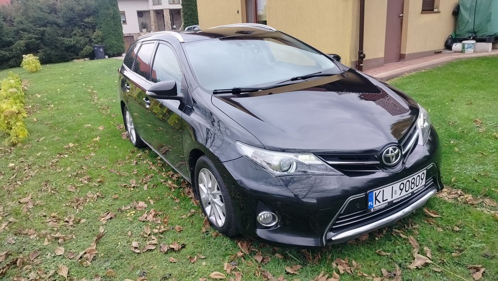 Toyota Auris kombi