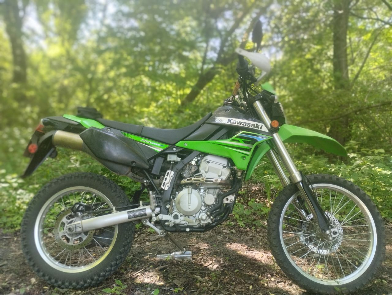 Продам мотоцикл Kawasaki klx 250