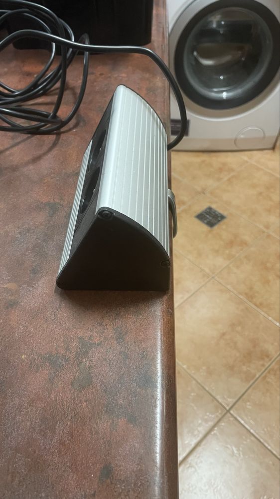 Gniazdo elektryczne -przedłużacz na blat