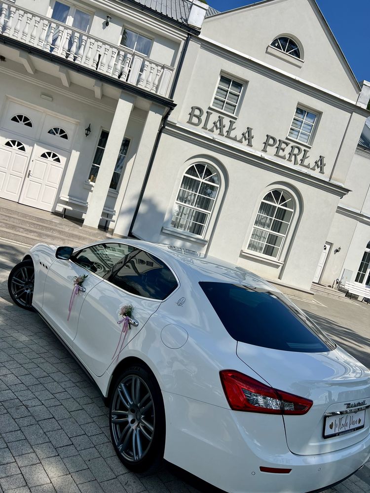 Auto do ślubu Maserati Ghibli Kraków wynajem do slubu  auto